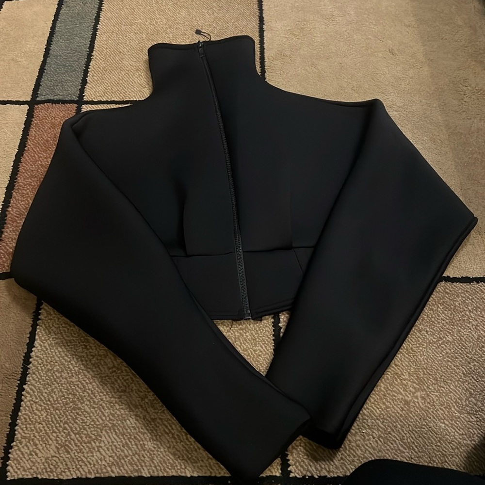 crop top jacket from pretty little things size 4